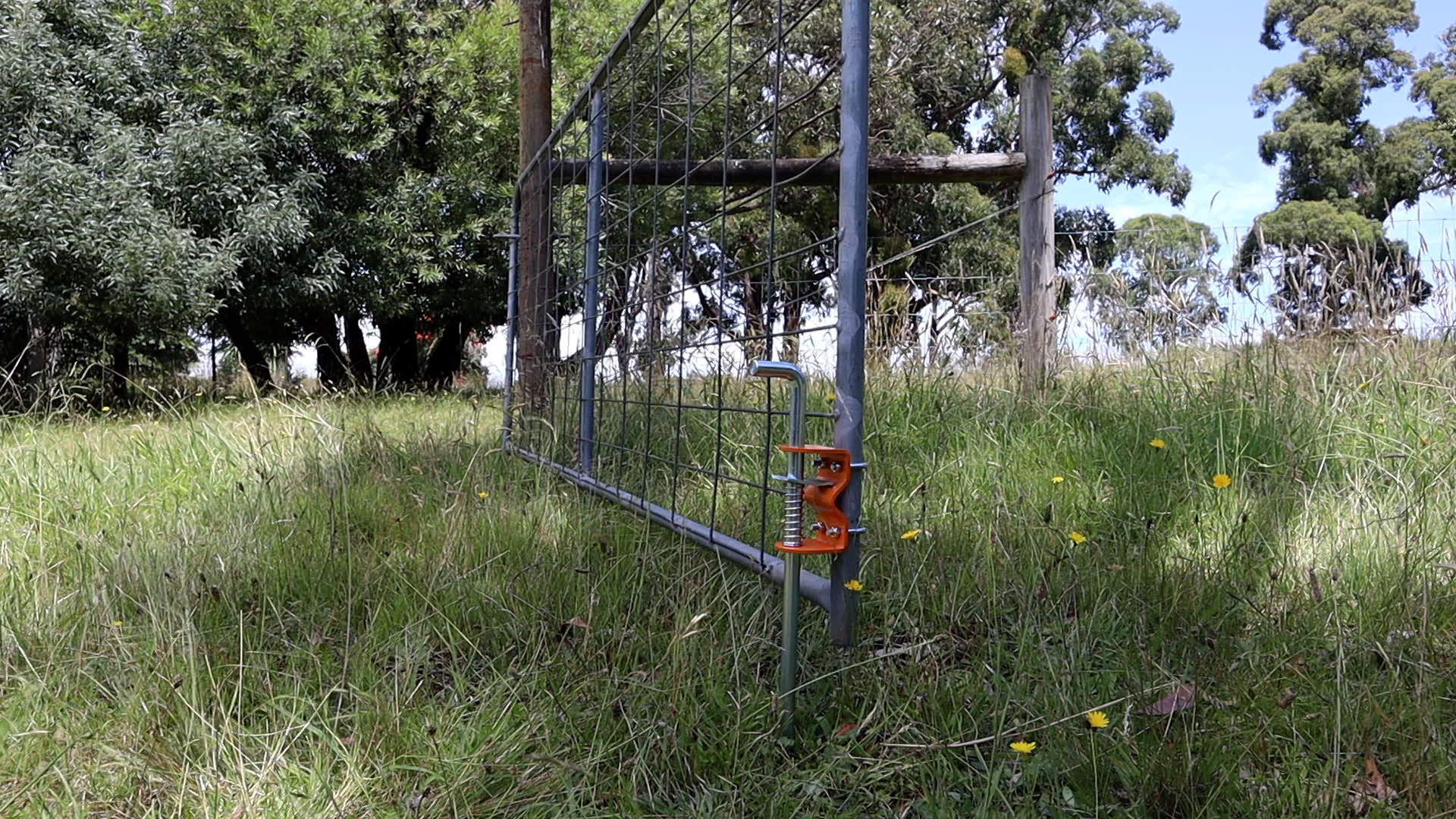 How to fix a swinging gate
